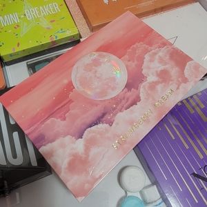Lunar Beauty Strawberry Dream Palette